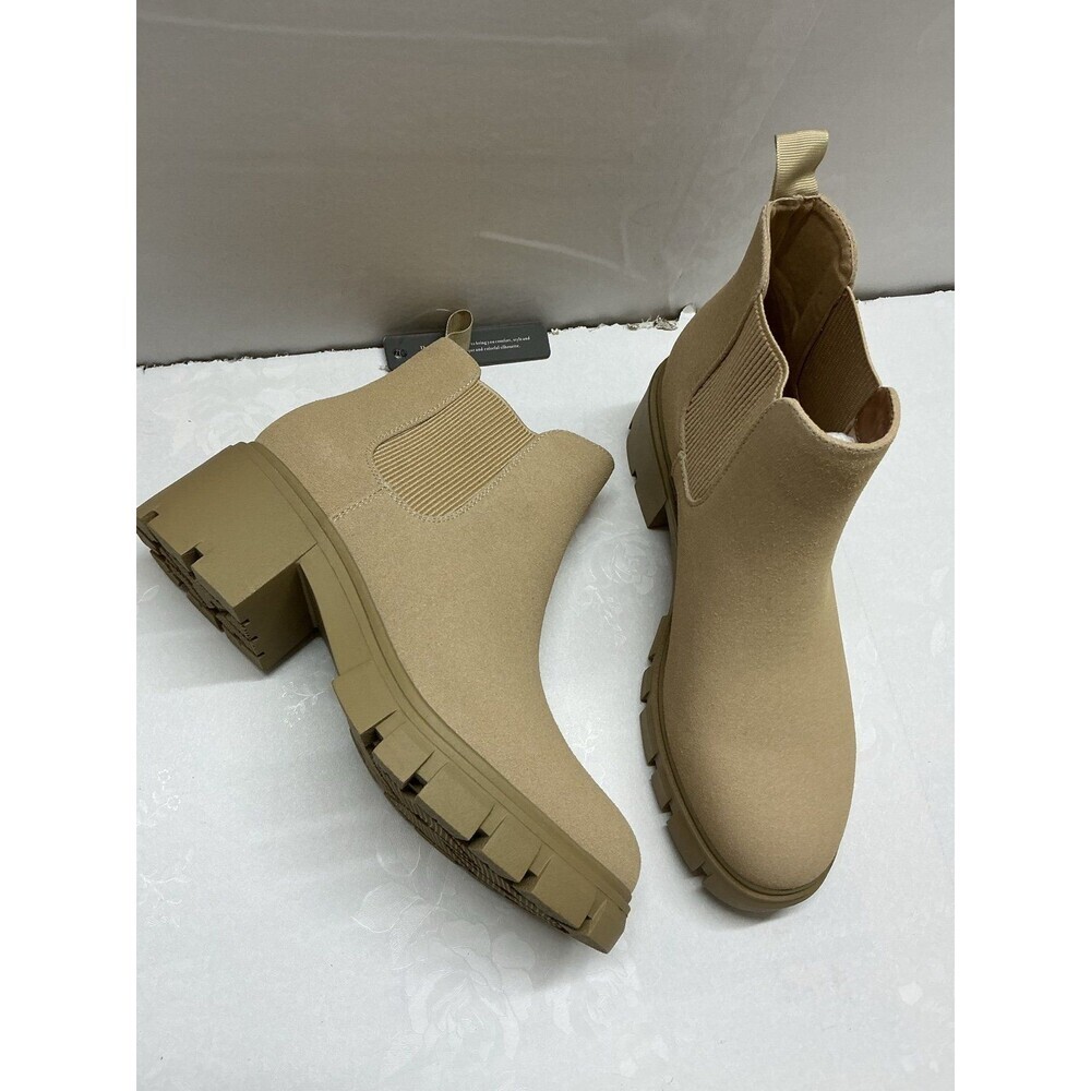 Boots size 8